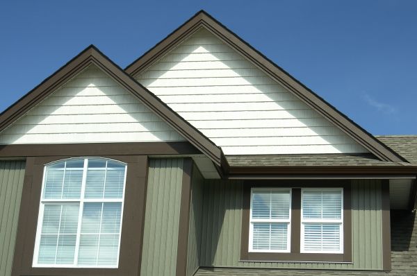 Cost of Vertical Vinyl Siding Repair in Snohomish