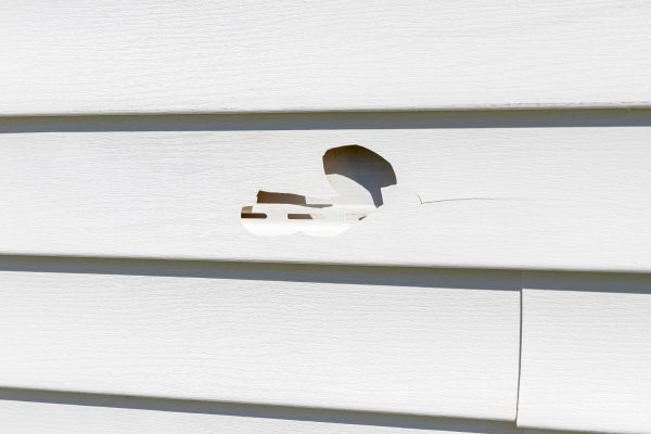 Cost of White Vinyl Siding Repair in Snohomish